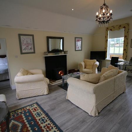 Prince Hill Cottages Worton  Bagian luar foto